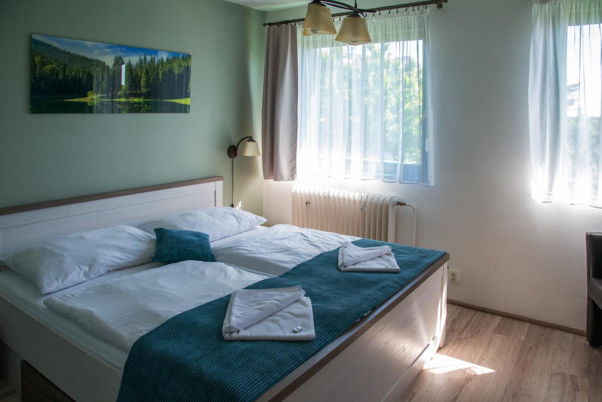 Penzion Horal Osek  Buitenkant foto