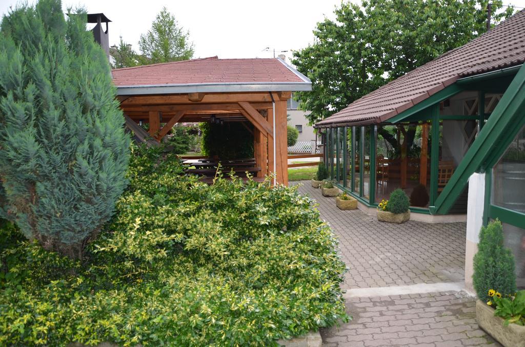 Penzion Horal Osek  Buitenkant foto